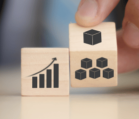 Blocs avec graphique qui monte vers le haut