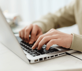 photo mains et clavier